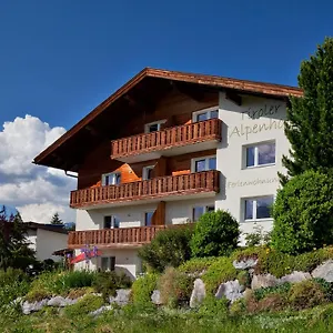 https://ferienwohnungen-tiroler-alpenhof.ischgl-hotels.net